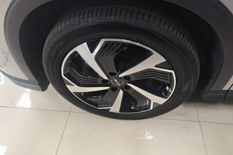 Used BYD Sealion 05 DM-i 2025 DM-i Smart Drive 115KM Flagship Model Left Front Wheel Hub