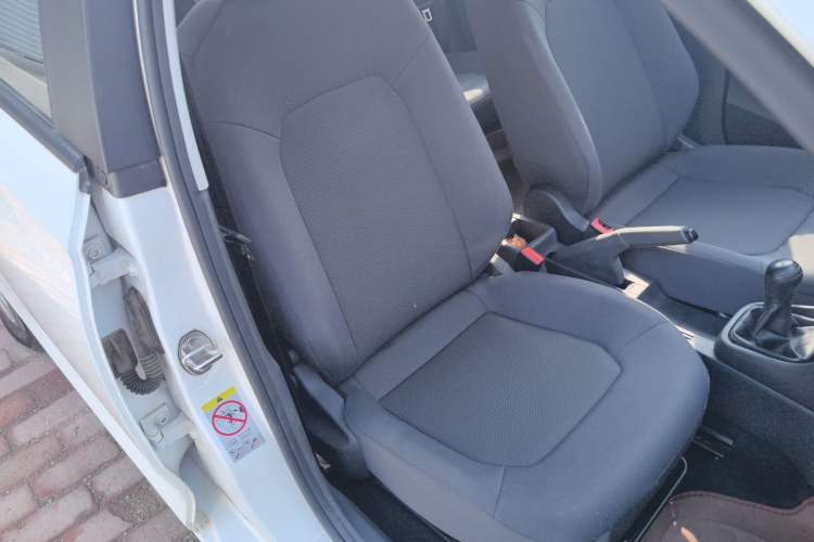 Used Volkswagen Santana 2015 1.6L Manual Fashion Edition Right Front Seat