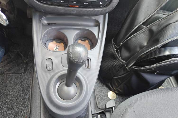 Used smart forfour 2016 1.0L 52 kW Dynamic Edition Gear Lever