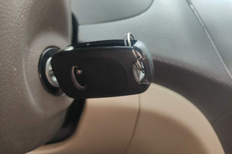 Used Hyundai Verna (older generation) 2010 Sedan 1.4L Manual Comfort GS
