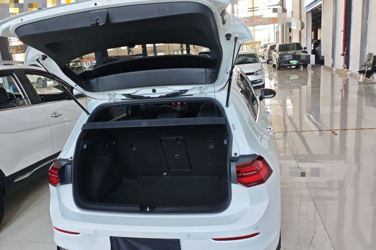 Used Volkswagen Golf 2021 280TSI DSG R-Line Trunk