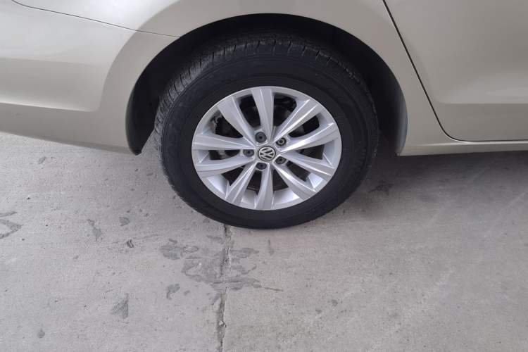 Used Volkswagen Bora 2016 1.6L Manual Fashion Edition Right Rear Wheel Hub