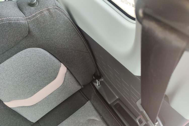 Used Chery New Energy QQ Ice Cream 2022 120km Conical Shape Lithium Iron Phosphate
