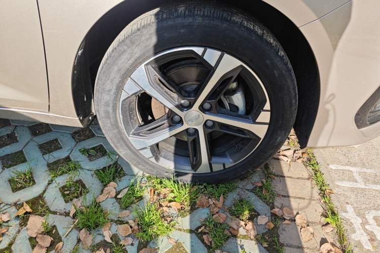 Used Geely Auto Emgrand L 2022 1.4T CVT Flagship Edition
