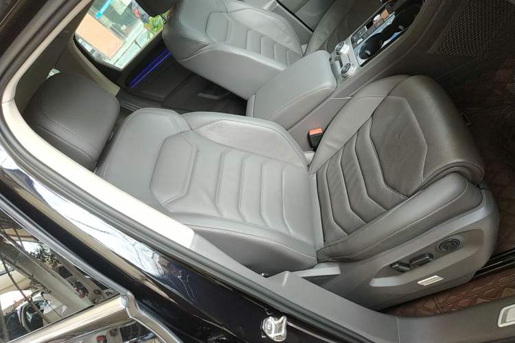 Used Volkswagen Touareg 2019 3.0 TSI RuiFeng Edition China VI Standard Right Front Seat