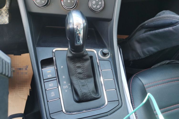 Used Volkswagen Bora 2020 1.5L Automatic Fashion Edition Gear Lever