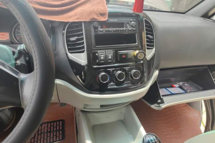 Used FORTHING Lingzhi 2017 M3L 1.6L 7-Seater Standard Model
