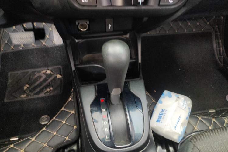 Used Honda Fit 2018 1.5L CVT Comfort Version Gear Lever