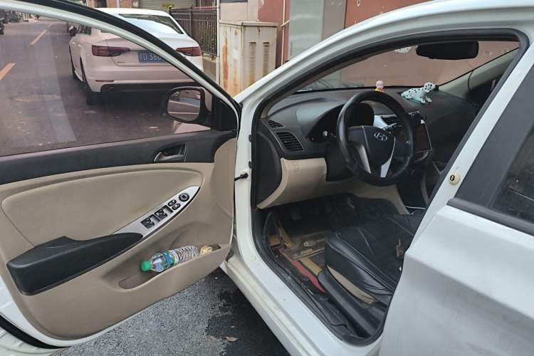 Used Hyundai Verna (older generation) 2016 1.4L Manual Smart GLS Trim
