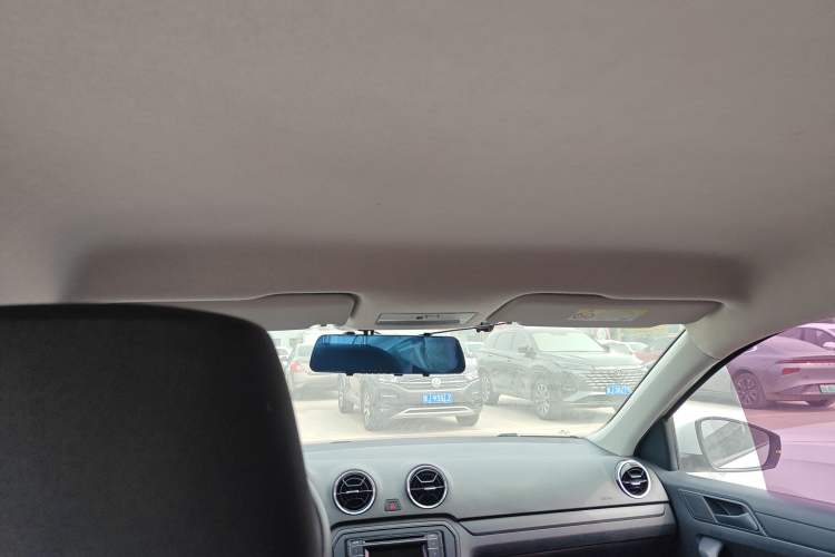 Used Volkswagen Jetta 2019 Dream Edition 1.4L Manual Fashion Version Headliner