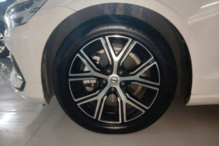 Used Volvo S60 2024 B4 Zhiyi Luxury Edition