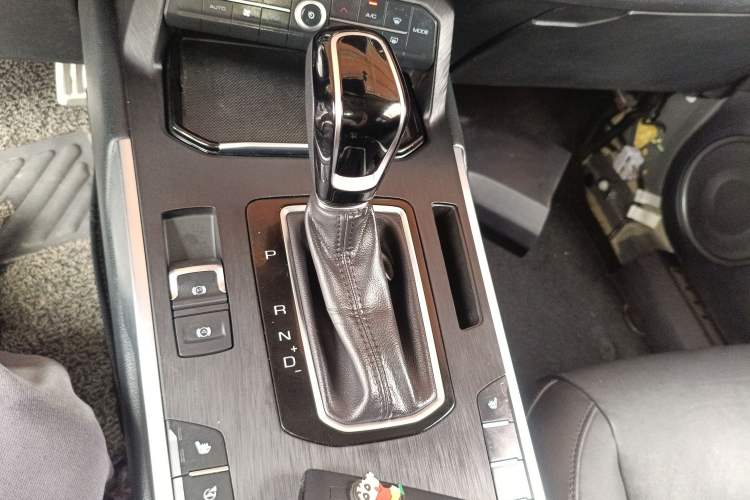 Used Wey VV5 2017 2.0T Ultra-Luxury Version Gear Lever
