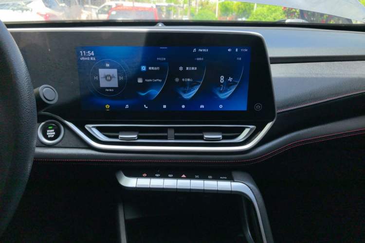 Used SAIC MAXUS T90 2021 2.0T Twin-Turbo Automatic All-Wheel Drive High-Ride Comfort Edition with Extended Cargo Space Audio And AC Panel