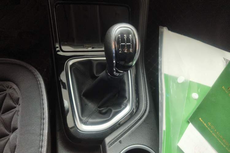 Used Changan CS35PLUS 2021 Revised Version Glory Million Edition 1.6L Manual Luxury Edition
