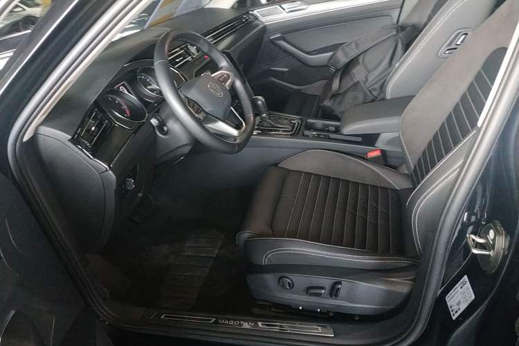 Used Volkswagen Magotan 2020 330TSI DSG Leading Model Left Front Seat