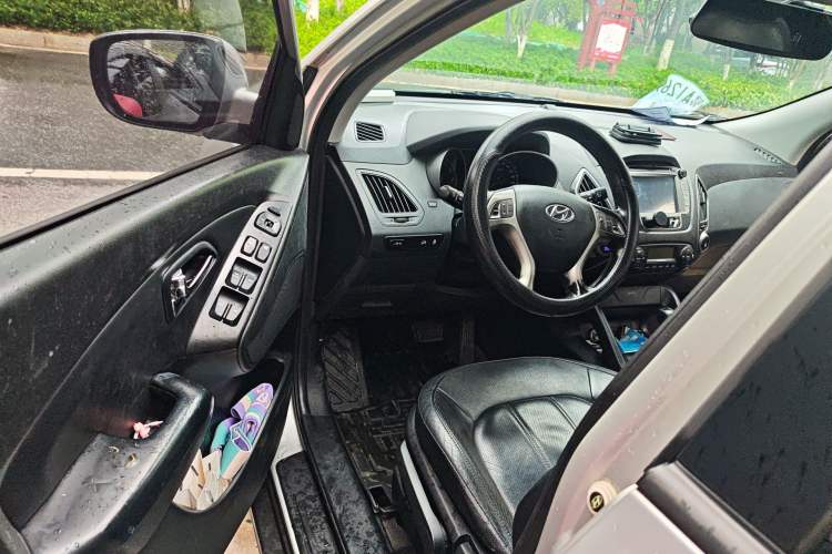 Used Hyundai ix35 2013 2.0L Automatic Two-Wheel Drive Smart GLS China IV Standard