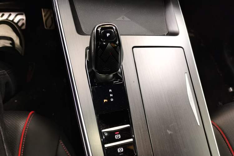 Used Roewe RX5 eMAX 2022 1.5T PHEV Fearless Prestige Edition
