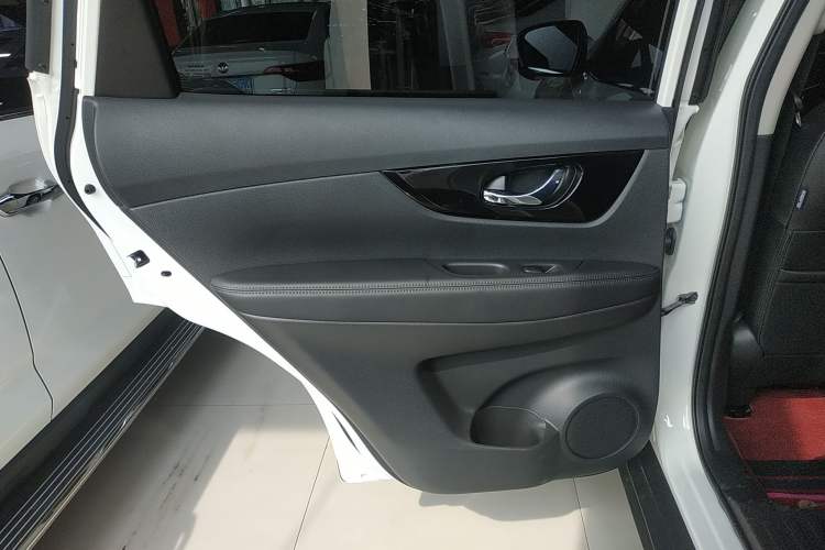 Used Nissan X-Trail 2022 Revised Version 2.0L Two-Wheel Drive Smart Connect & Comfort Edition