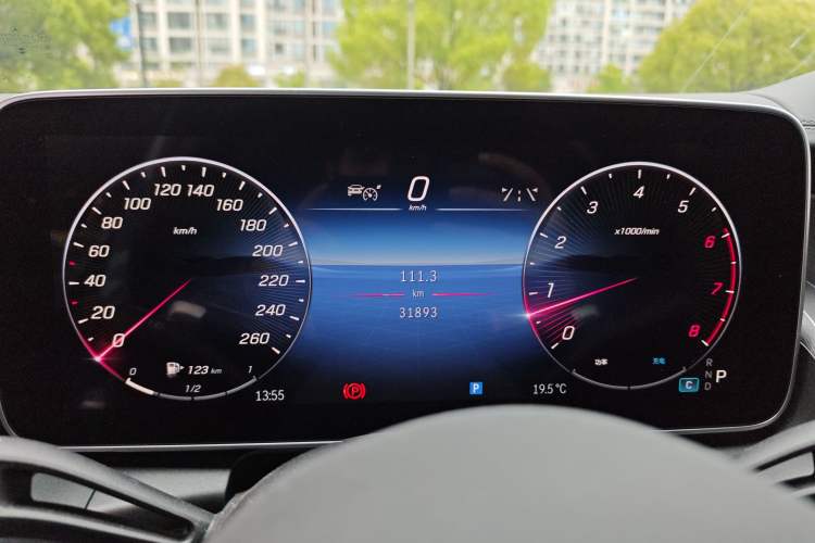 Used Mercedes-Benz GLC 2024 Facelifted GLC 260 L 4MATIC Luxury Version 5 Seats Instrument Cluster