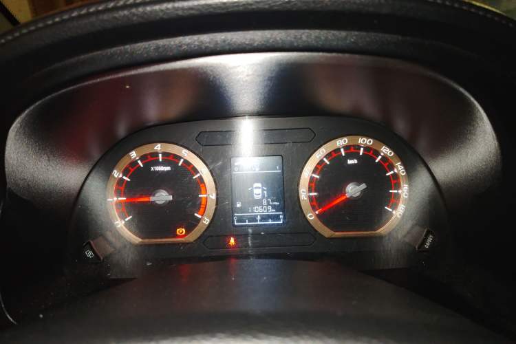 Used FORTHING Lingzhi 2017 M5L 1.6L 7-Seater Standard Model