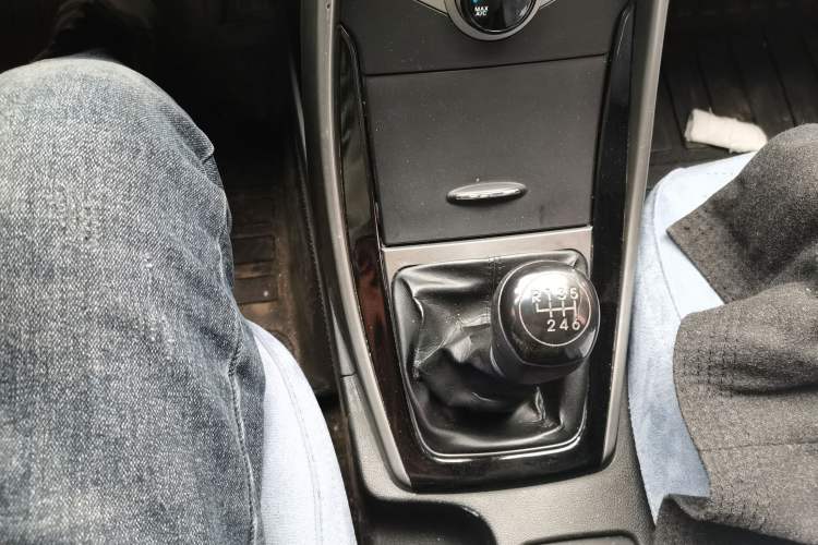 Used Hyundai Elantra (5th Generation / Langdong) 2012 1.6L Manual Leading Model