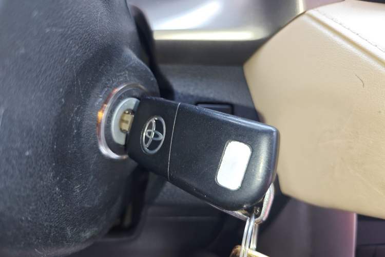 Used Toyota RAV4 2013 2.0L CVT Two-Wheel Drive Urban Edition