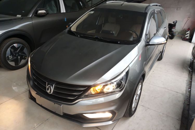 Used Baojun 310W 2017 1.5L Manual Fashion Model China V