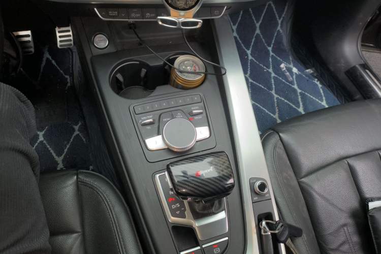 Used Audi A4L 2019 40 TFSI Fashion Edition China VI Emission Standard