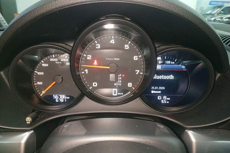 Used Porsche 718 2016 Cayman 2.0T
