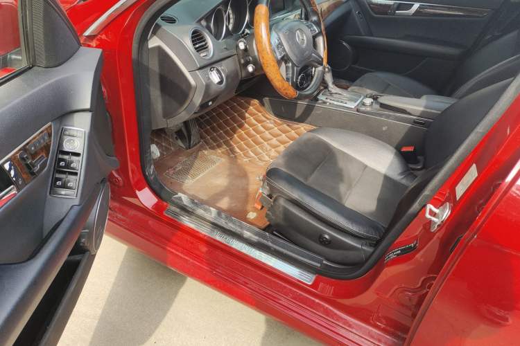 Used Mercedes-Benz C-Class 2013 C 260 Elegant Grand Edition
