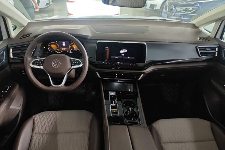 Used Volkswagen Viloran 2023 Revised 330TSI Business Edition
