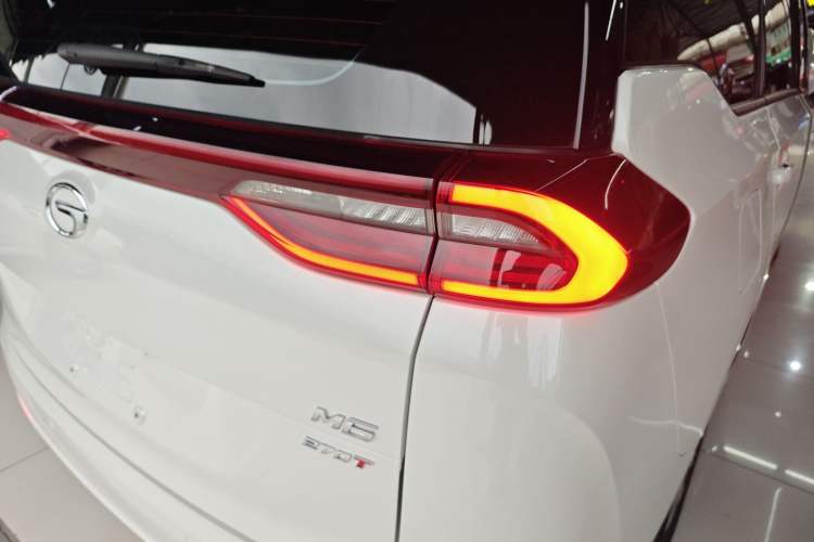 Used GAC Trumpchi M6 2021 270T DCT Luxury Edition (7 Seats) Right Rear Taillight