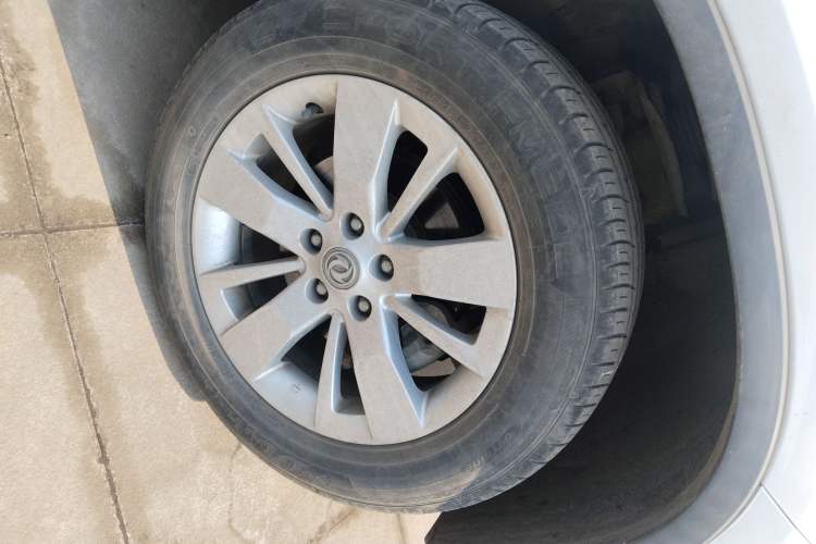 Used Dongfeng Fengdu MX6 2015 2.0L CVT Two-Wheel Drive All-Around Version