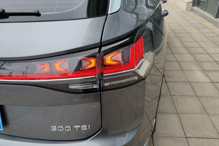 Used Volkswagen Tayron 2023 300TSI Two-Wheel-Drive Luxury Plus Advanced Edition