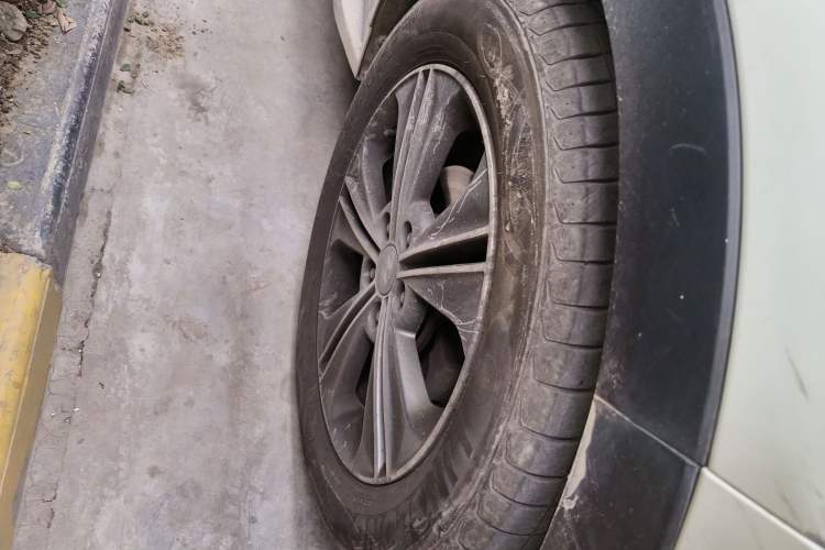 Used Hyundai ix25 2015 1.6L Automatic Two-Wheel Drive Smart GLS Trim Right Front Wheel Hub