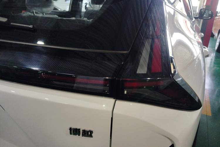 Used Geely Auto Emgrand X7 Sport 2024 1.5TD Smart Connect+