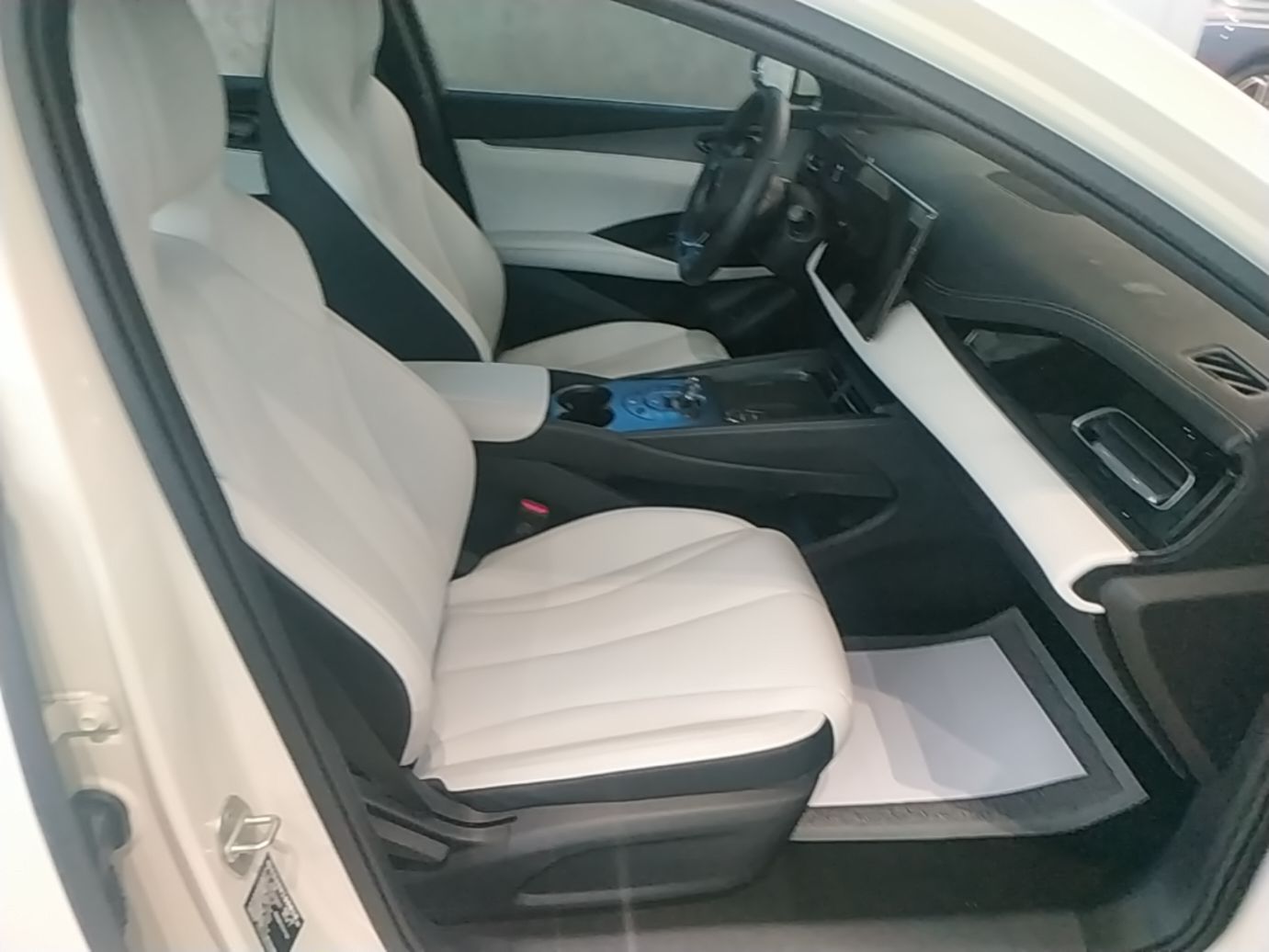 BYD Seal 06 New Energy 2024 DM-i 120KM Prestige Model — снимка 19