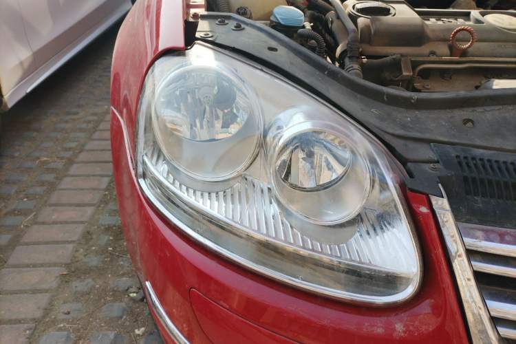 Used Volkswagen Sagitar 2010 1.4 TSI Automatic Tech Edition Right Front Headlight