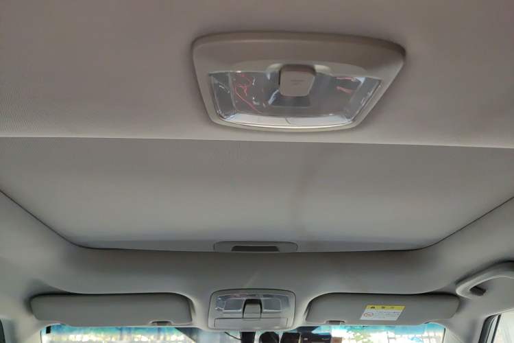 Used SsangYong Tivoli 2016 1.6L Gasoline Two-Wheel Drive Automatic Luxury Edition
