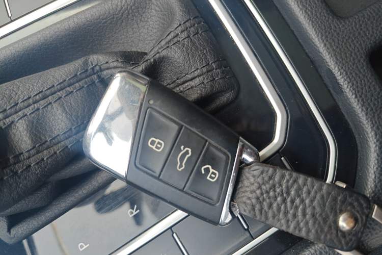 Used Volkswagen Magotan 2019 330TSI DSG Leading Edition China V Standard
