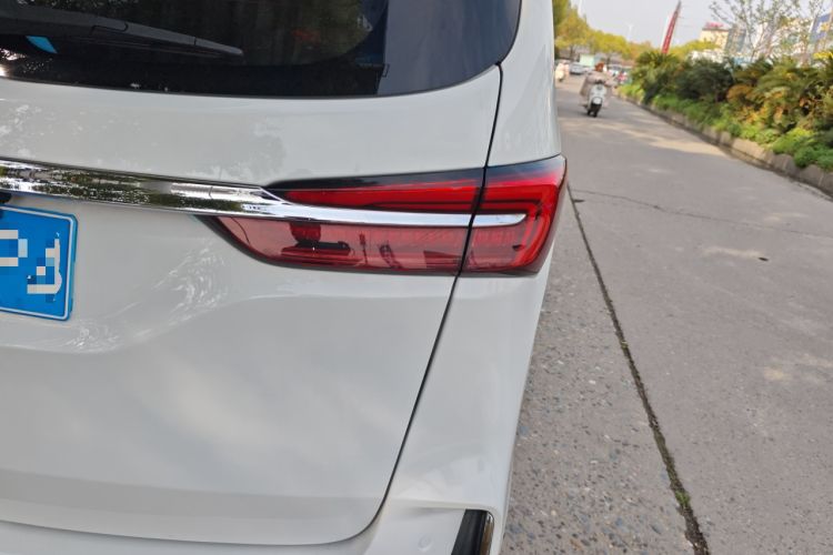 Used Buick GL8 2022 Land Cruiser Executive Class 652T Comfort Model