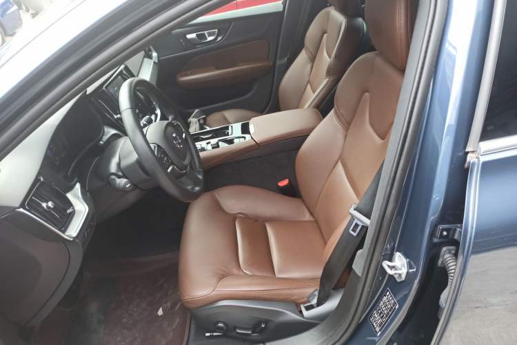 Used Volvo S60 New Energy 2021 T8 E-Drive Hybrid Four-Wheel Drive Smart Luxury Edition
