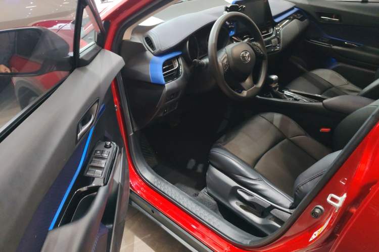 Used Toyota C-HR 2018 2.0L Leading Edition China VI Driver Seat