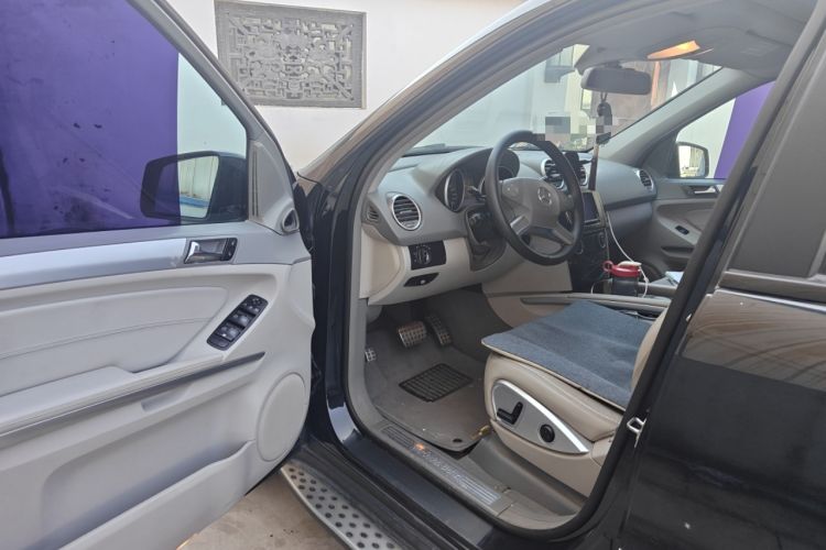 Used Mercedes-Benz M-Class 2010 ML 300 4MATIC Driver Seat