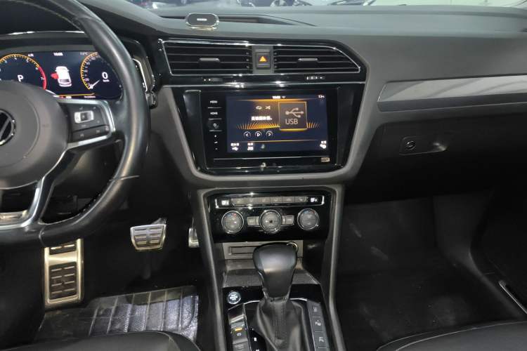 Used Volkswagen Tiguan L 2021 330TSI Automatic Two-Wheel Drive R-Line Enhanced Edition
