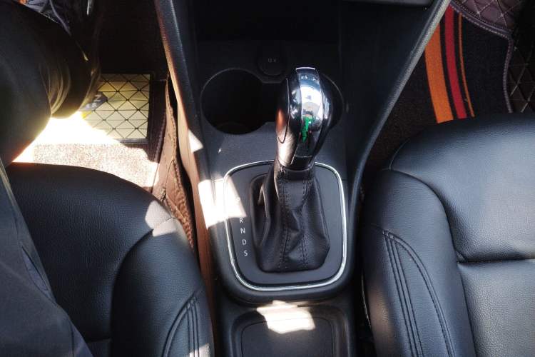 Used Volkswagen Polo 2016 1.4L Automatic Trendy Model Gear Lever