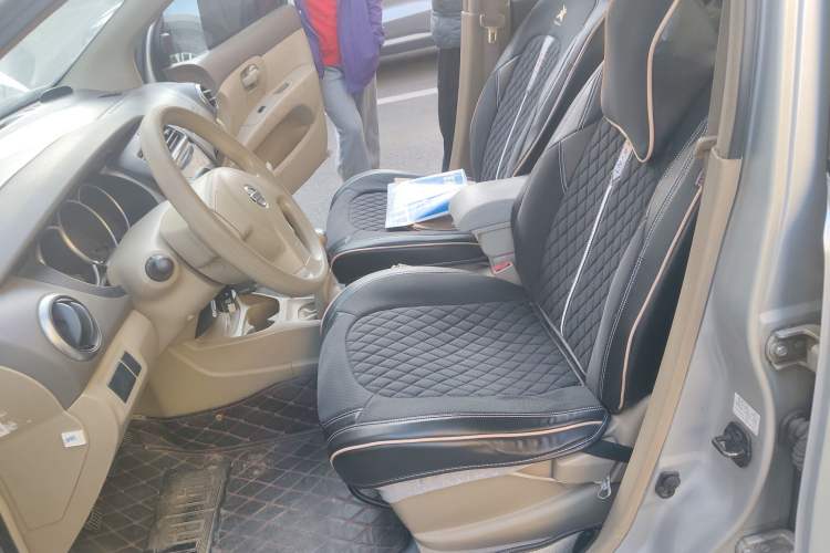 Used Nissan Livina 2009 1.6L Manual All-Around Model
