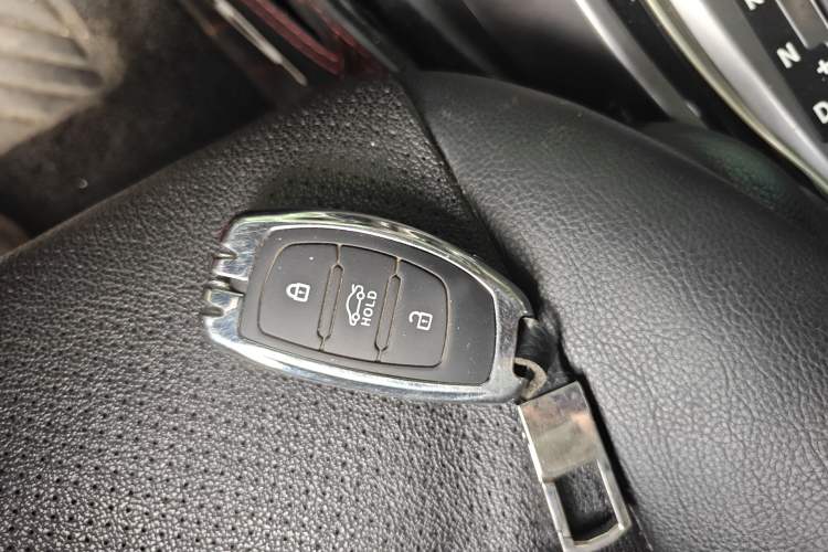 Used Hyundai Elantra (5th Generation / Langdong) 2015 1.6L Automatic Leading Model