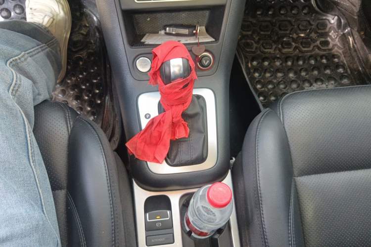 Used Volkswagen Tiguan 2015 1.8TSI Automatic Two-Wheel Drive Luxury Model Gear Lever