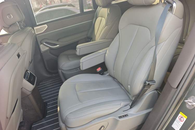 Used Denza N9 2025 Flagship Model
